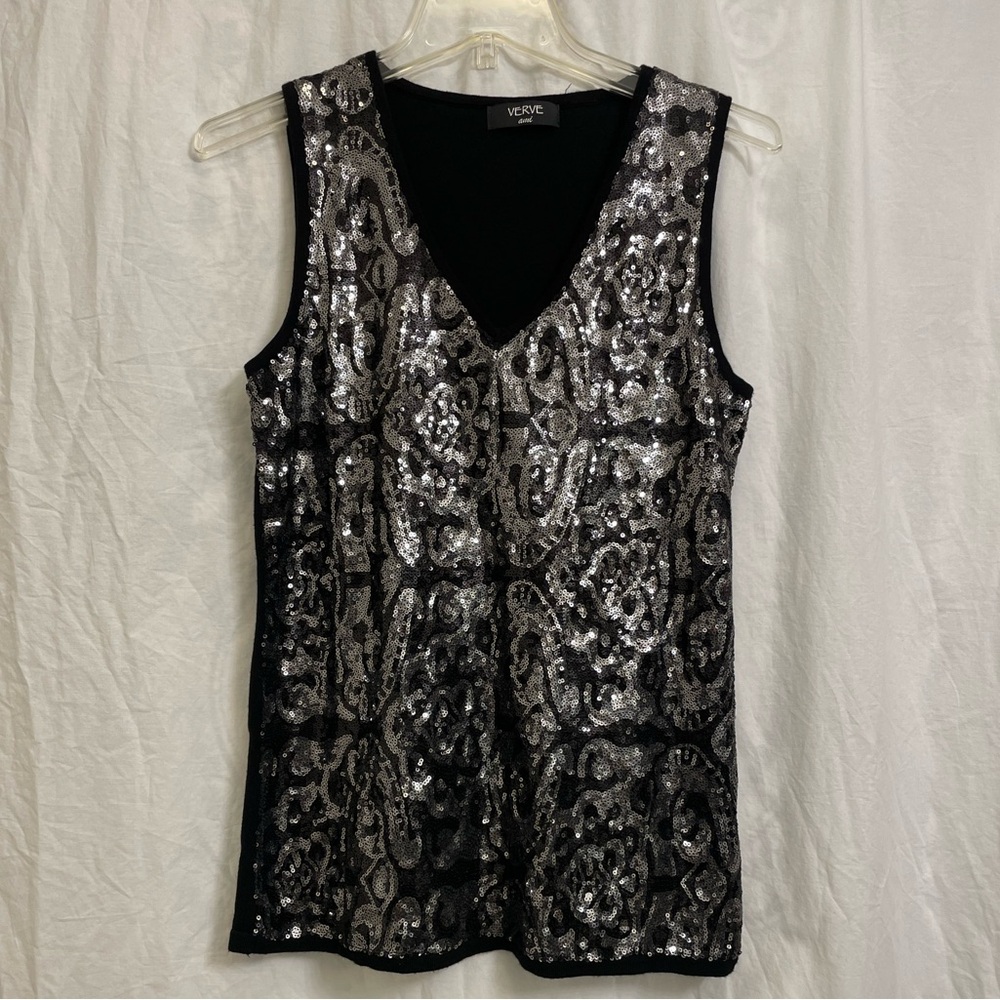 Ladies VERVE AMI Top. Size Medium.